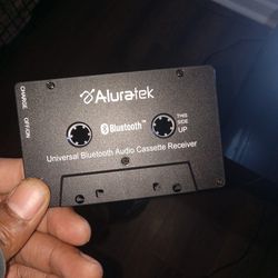 Aluratek Cassete To Bluetooth 