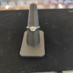 14k 1.00 CTW Diamond Ring,Sz 8