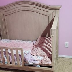 Lifelong Crib W/ Toddler Conversion Kit Included Too