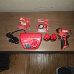 Milwaukee M12 driver