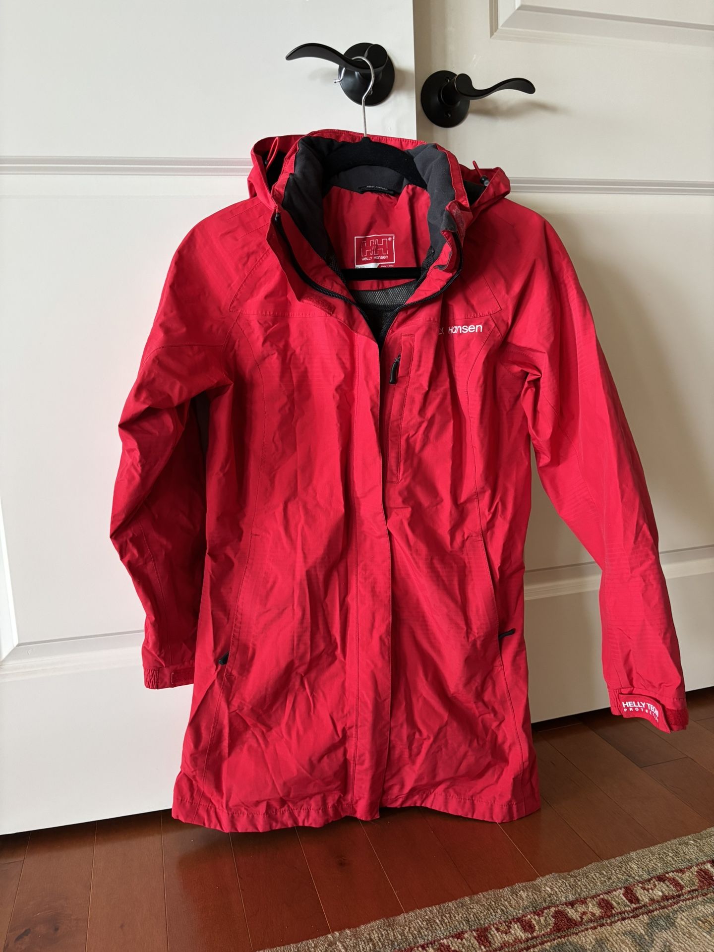 Helly Hansen woman’s long raincoat (like new) size S