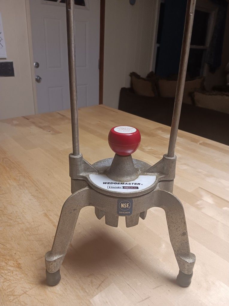 Lincoln Redco Wedgemaster Table Top Wedger.