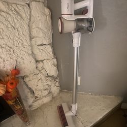 WIRELESS VACUUM CLEANER NEW