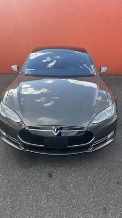 2015 Tesla Model S