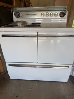 Vintage Westinghouse electric stove/oven