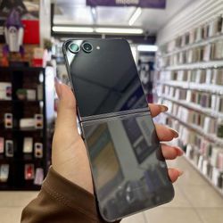 Samsung Z FLIP 5 256GB UNLOCKED‼️