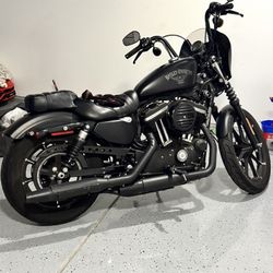 2017 Harley Davidson Iron 883 Low Miles
