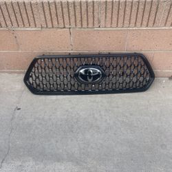Tacoma 2018 Grill Original