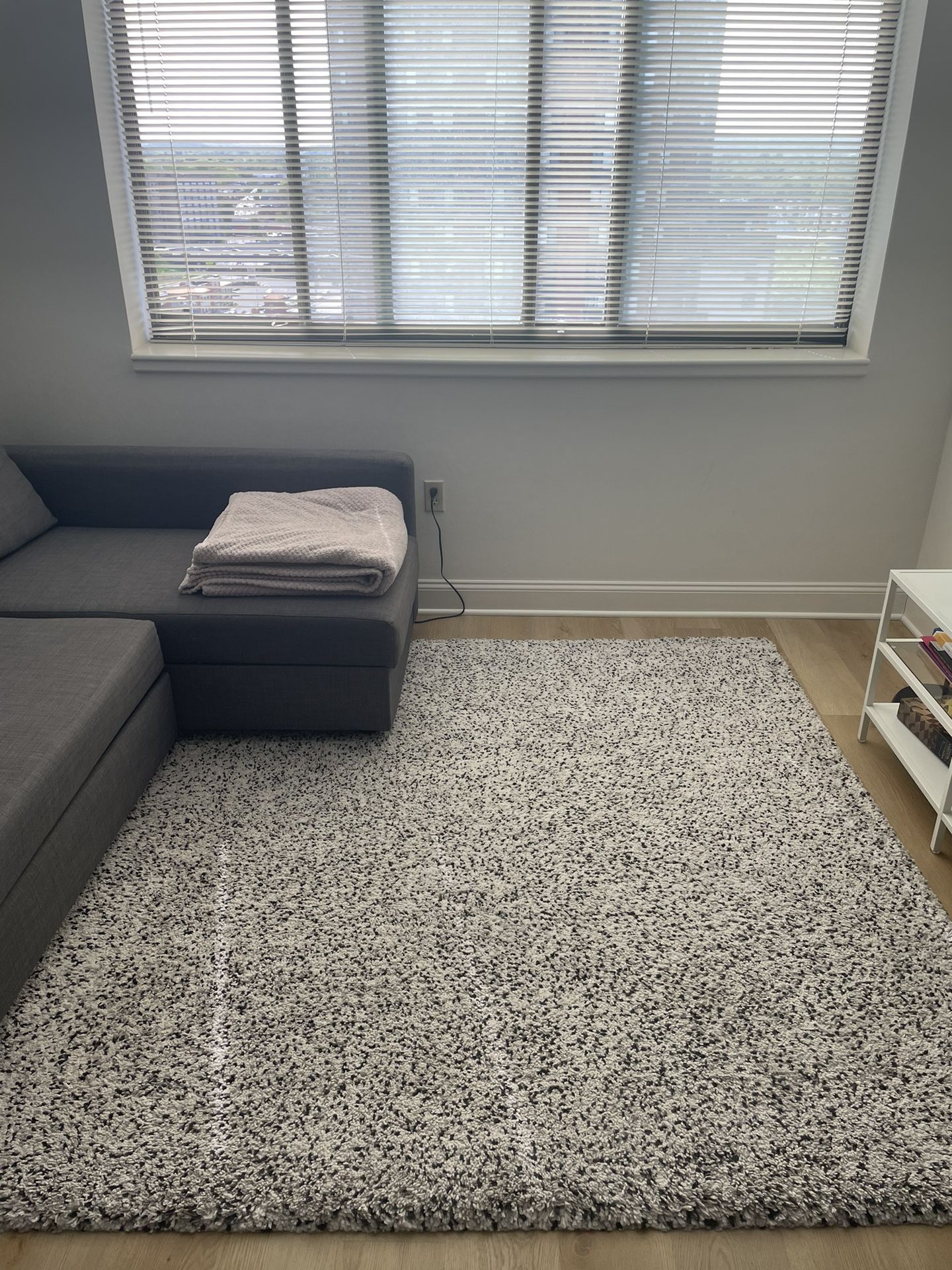 7'x9' IKEA Vindum Rug for Sale in Hartford, CT - OfferUp