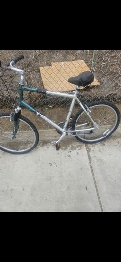 Trek Navigator Mountain Bike