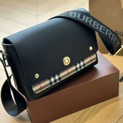 Burberry Note Bag
