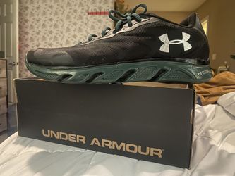 12 1/2 Men’s Under Armour Mens Black Green Sneakers Shoes 