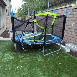 Free Trampoline 