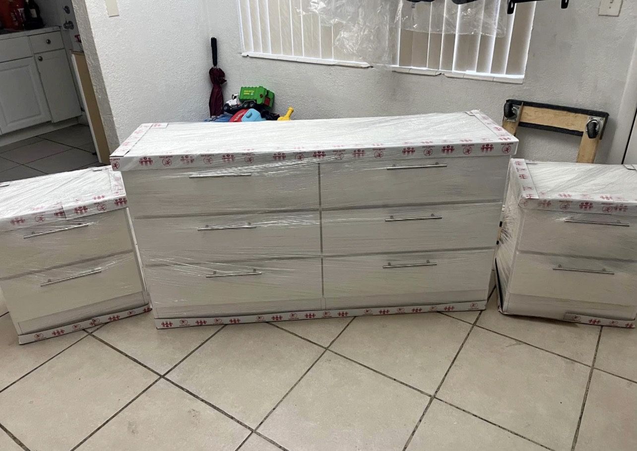 Dresser And 2 Nightstands Cómoda Y 2 Mesitas De Noche