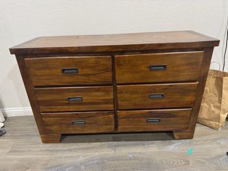 Dresser