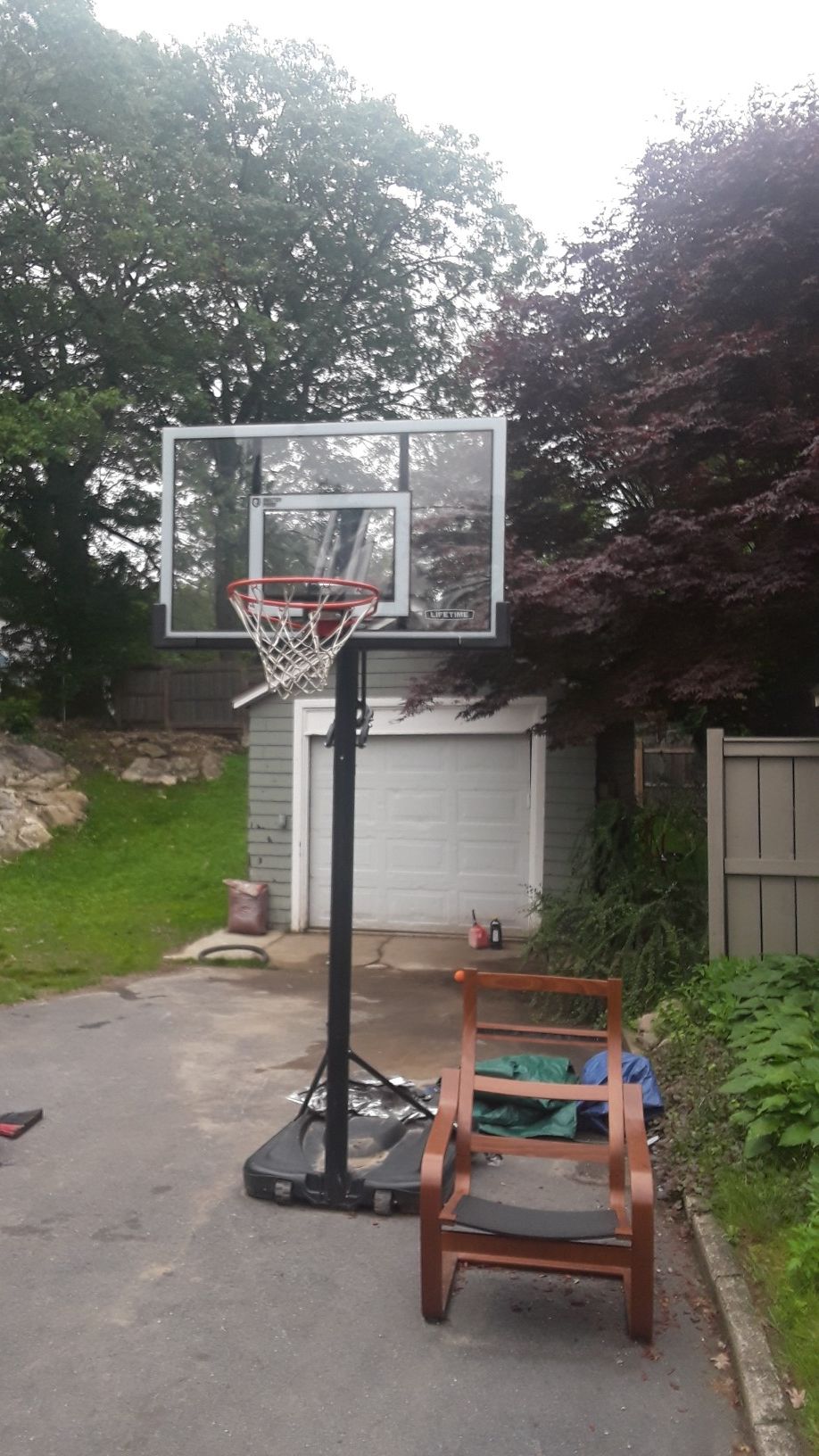 LIFETIME BASKETBALL HOOP