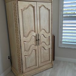 Bernhardt  Armoire Solid wood