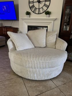 Lindyn Oversized Swivel Accent Chair