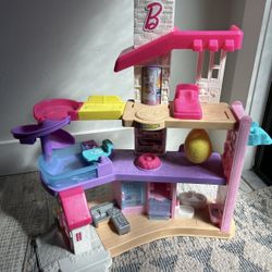  Fisher-Price Little People Barbie Little Dreamhouse Interactive Playset