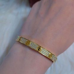 Car'teer Bangle For Women 