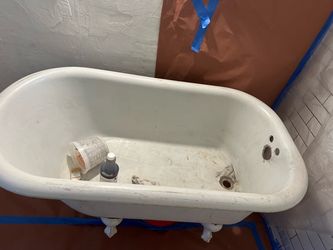 Claw foot tub