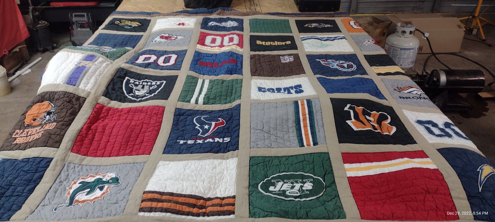 NFL Quilt Each Design Follows The Pattern With The Embroidery Comes With Two Shams