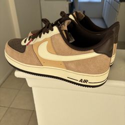 Nike Air Force 1 '07 LV8 Men (SIZE 11.5)