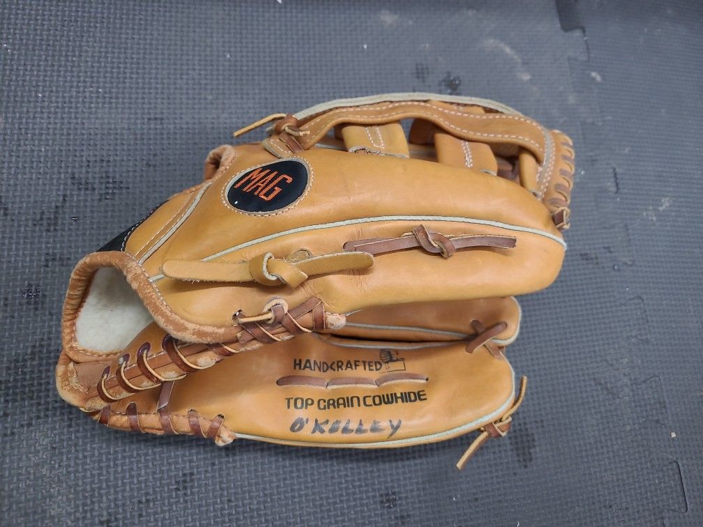Left Handed Regent Mag1 Baseball Glove