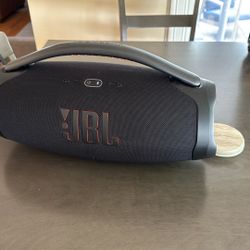 JBL Boombox 3 With Nice Carry Case