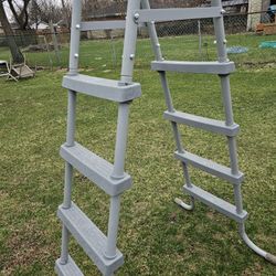 Pool Ladder