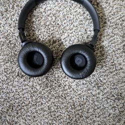 JBL Tune 520BT Headphones 