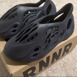 Adidas Yeezy Foam Runner Mineral Blue Size 11