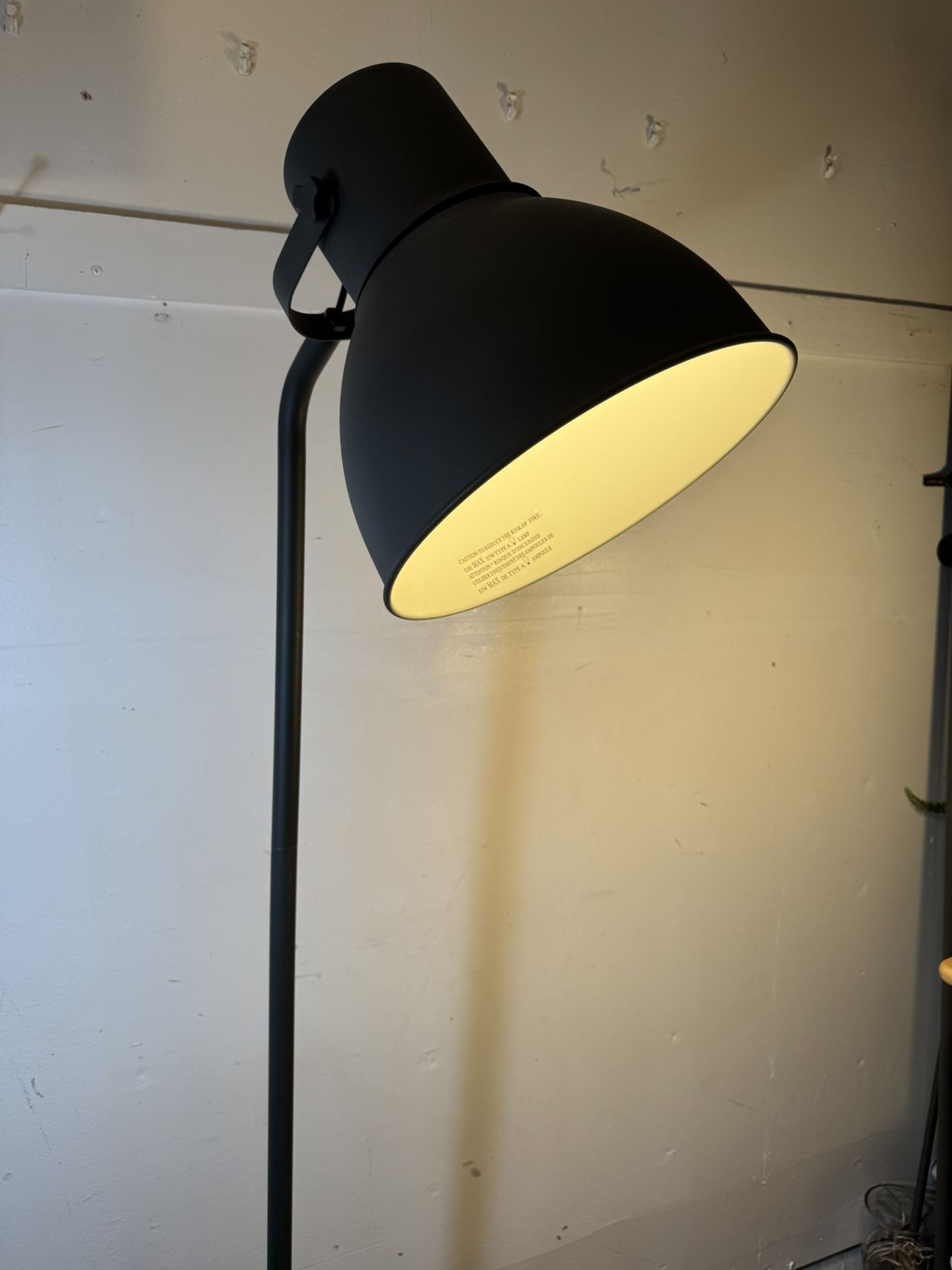 Floor Lam AJUSTABLE Head