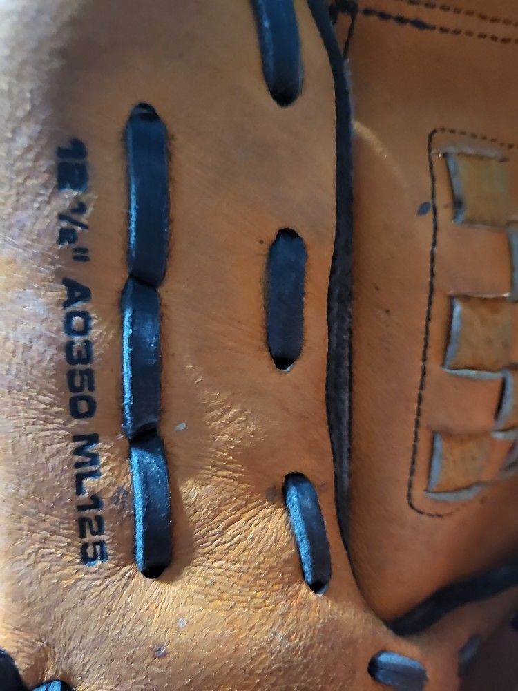 Wilson Baseball for Sale in Katy, TX OfferUp