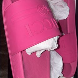 Gucci Slides Size 37 $220 Pick Up Only 