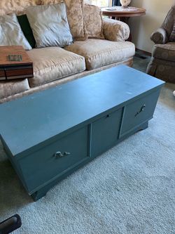 Lane Cedar Chest smells amazing inside