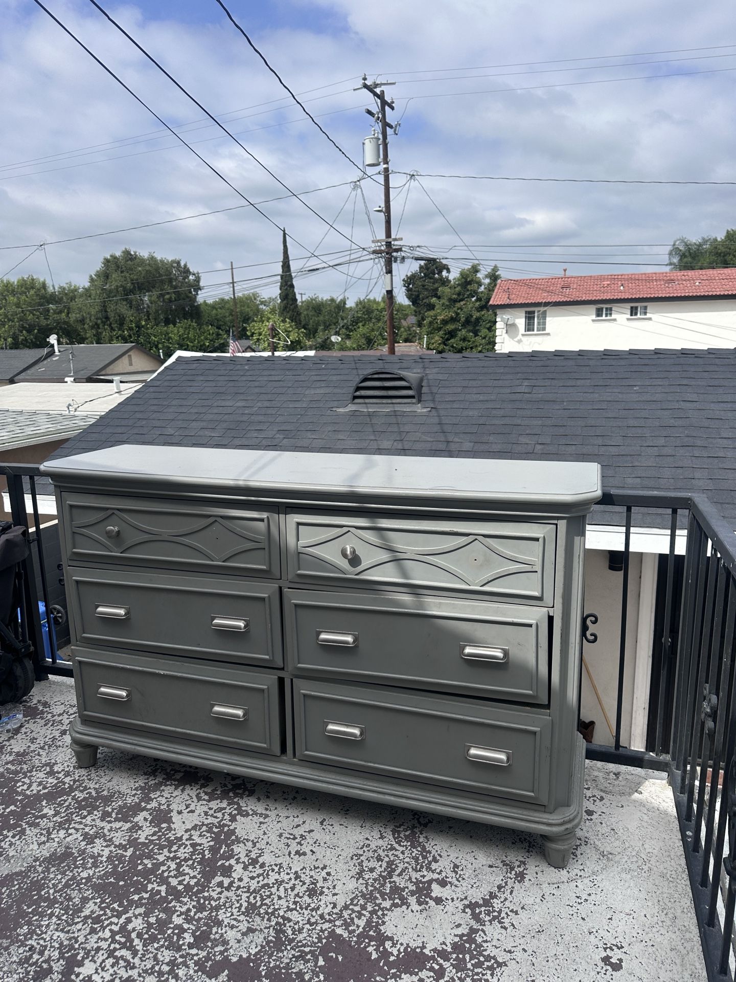 Free Dresser