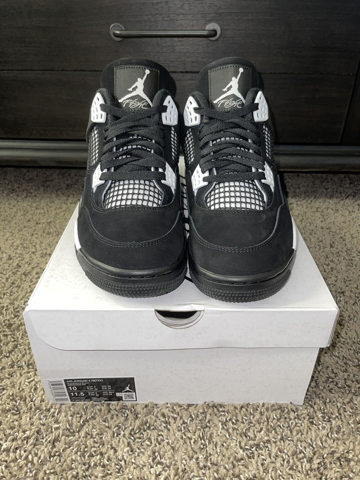 Jordan 4 white Thunder