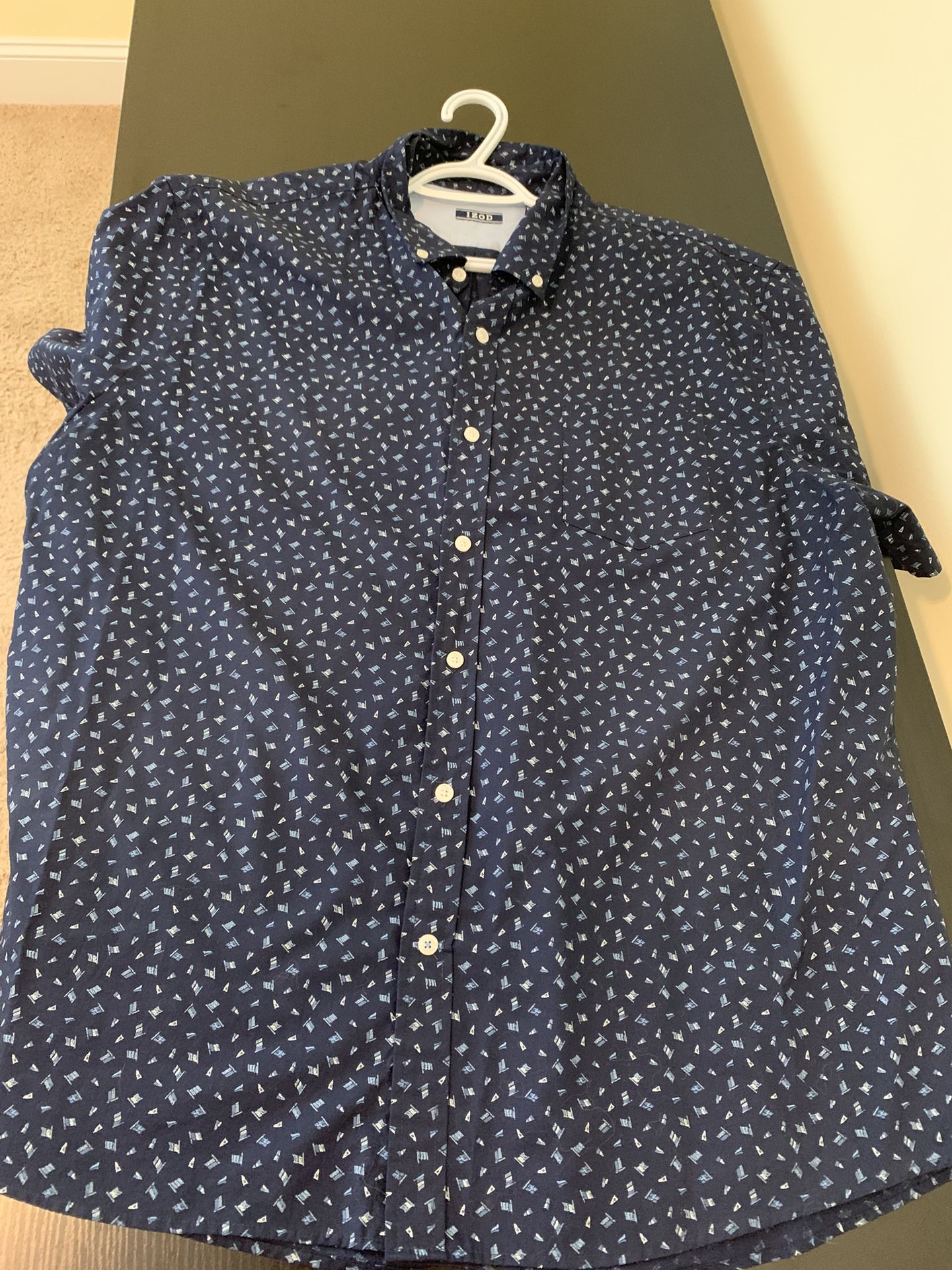 Men’s Izod Brand Short Sleeve Button Up Shirt, Size 2XL, Nautical Accents Design