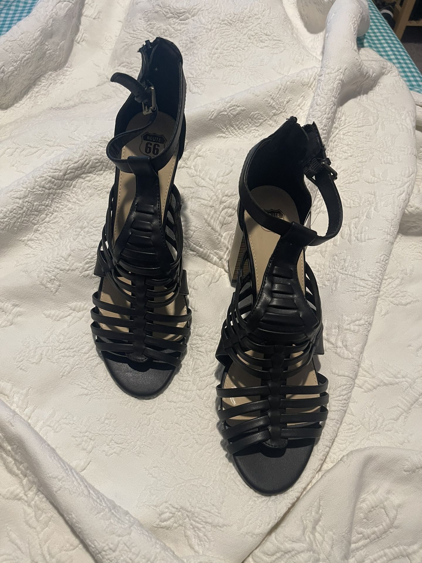 NWT Size 10 M Black Sandals With 3.5” Block Heel