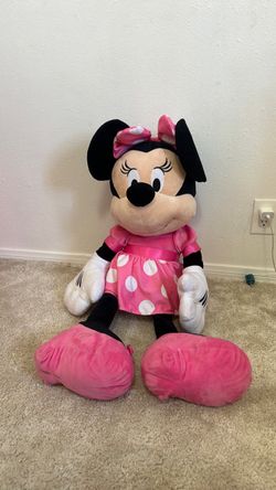 Giant Minnie Mouse