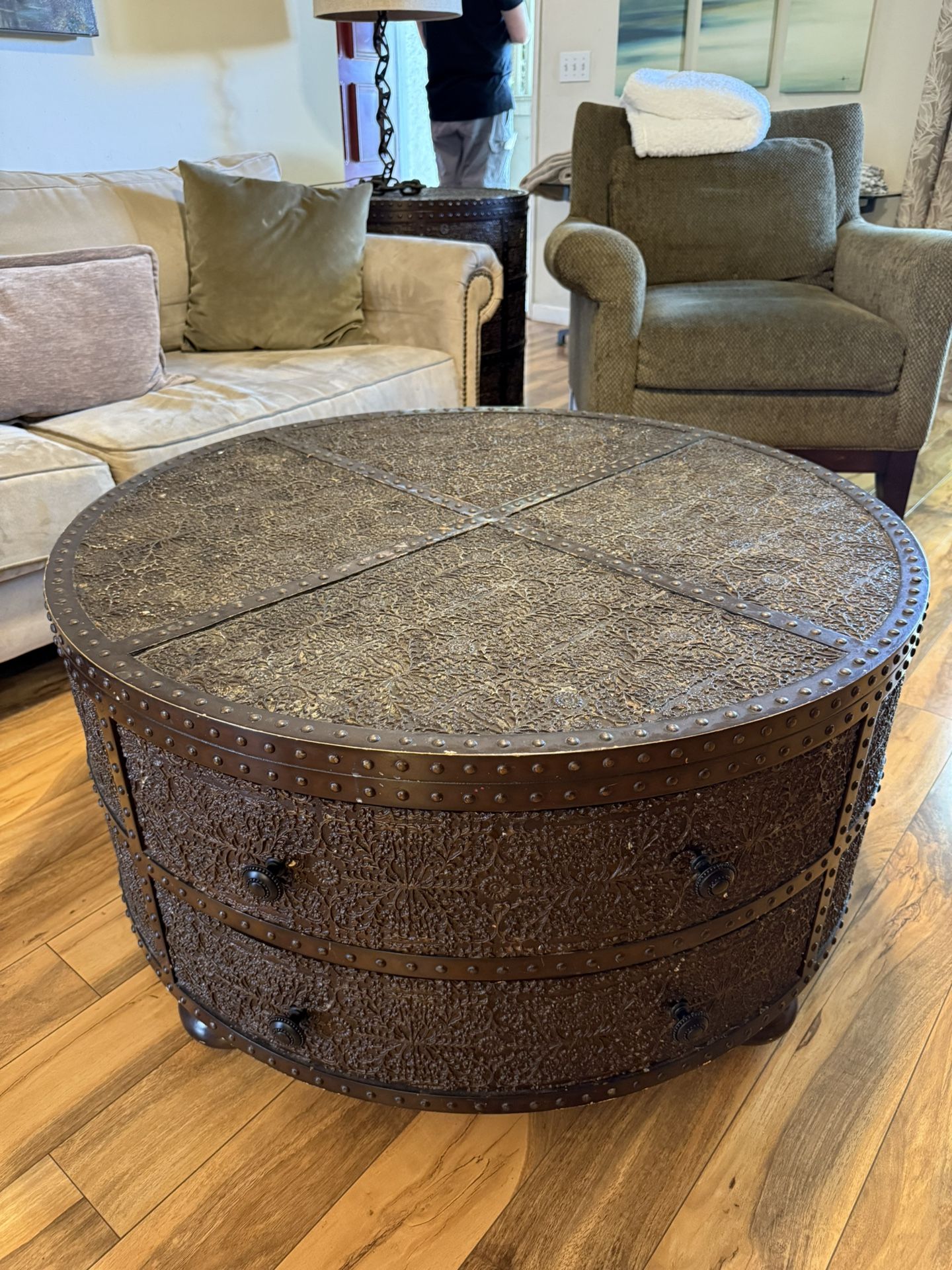 UNIQUE Coffee Table & End Table