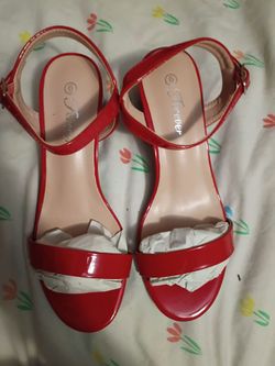 Low heels- size 6
