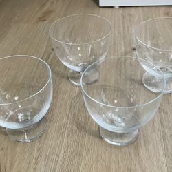 Set of 4 glass dessert bowls