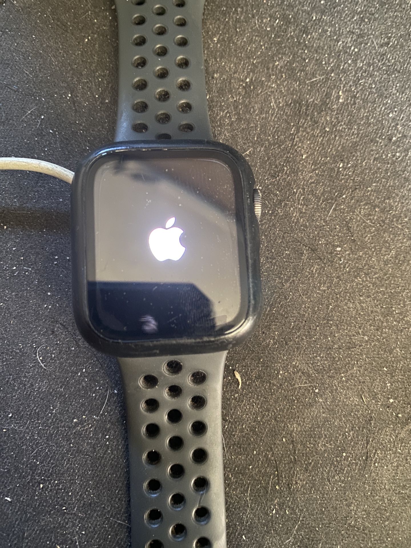Apple Watch Series SE 44mm Aluminum