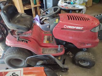 17.5 HP Troy Bilt Riding Mower