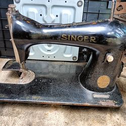 1903 Singer Sewing Machine 