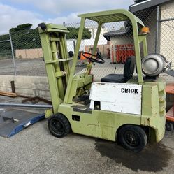 Forklift 