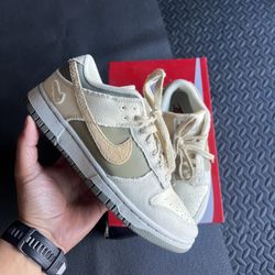Nike Dunks Size 7.5 Women