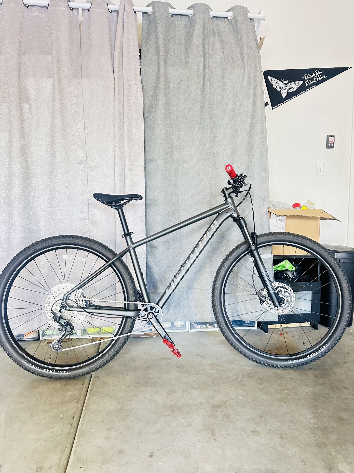 Specialized Rockhopper Expert Mountain Bike